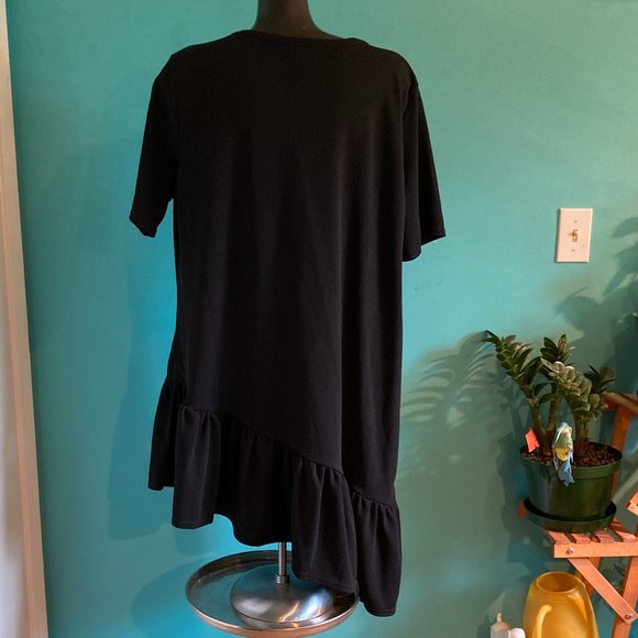 Boohoo Asymmetric Ruffle Hem Tunic - Picture 2 of 4